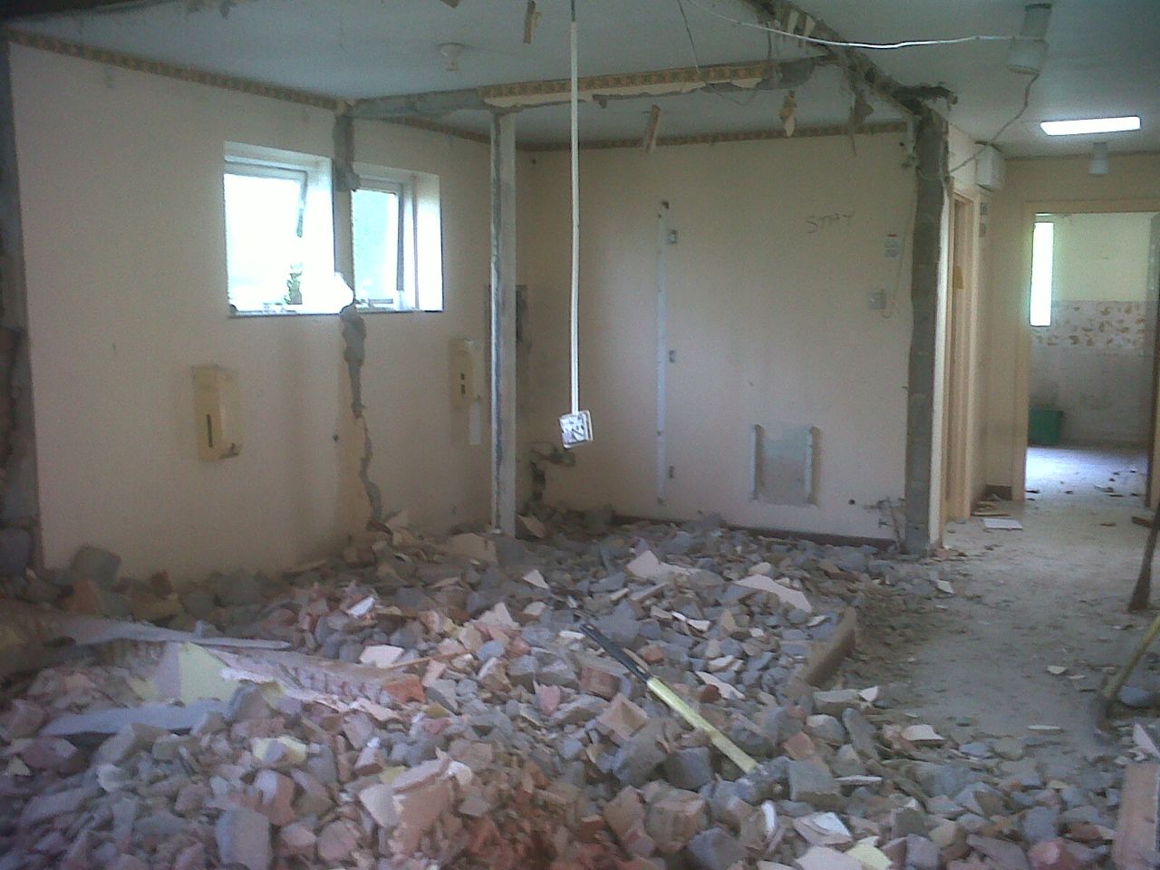Hallwallsdemolished070513